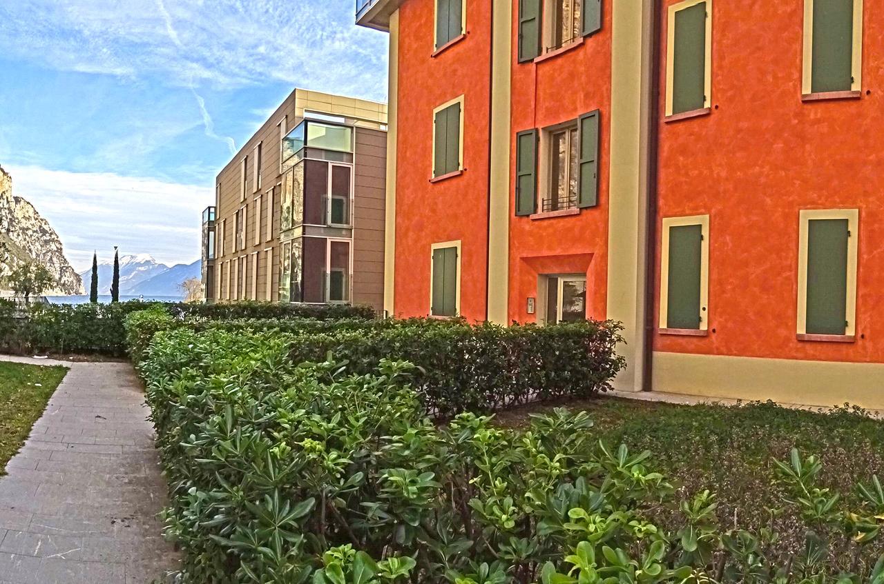 Campione Ora Apartments By Gardadomusmea Кампионе дел Гарда Екстериор снимка